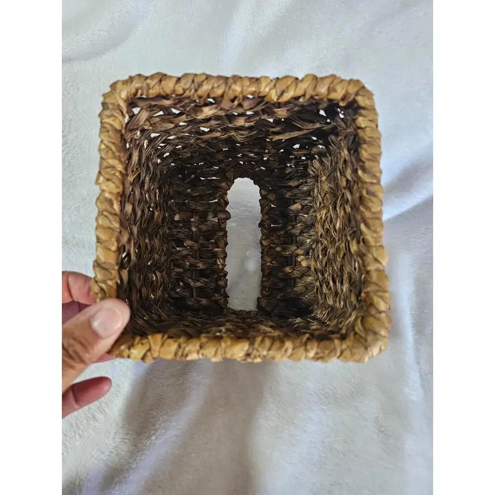 N/A woven wicker
